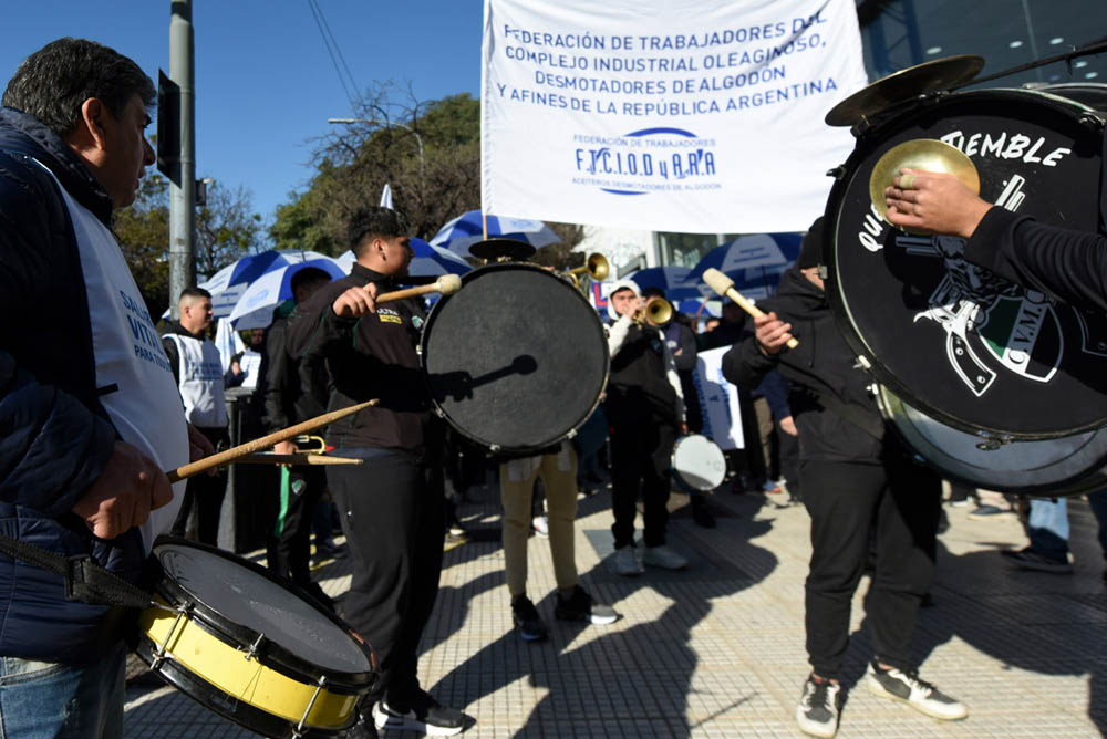 Paritaria aceitera: nueva reunión sin acuerdo y cuenta regresiva para una definición